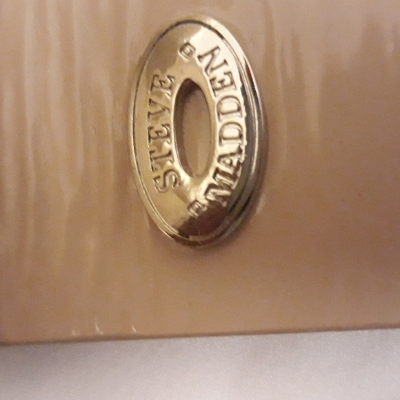 3 Gently Used Patent Leather Belts. Measuring between 40-45" - Picture 7 of 8